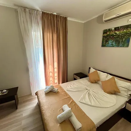 Pensiunea Regalux Guest house *