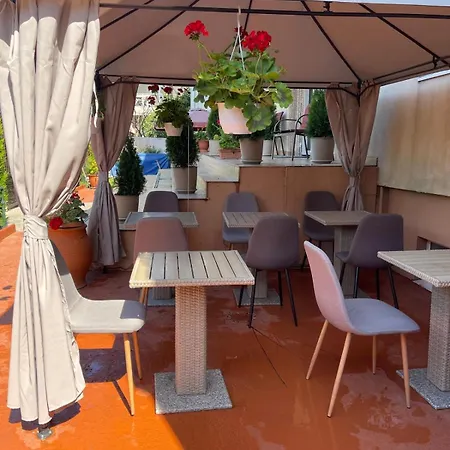 Pensiunea Regalux Gæstehus 3*